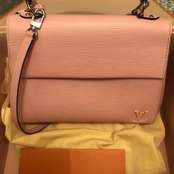 Louis Vuitton Cluny MM Bag - Picture 4 of 5